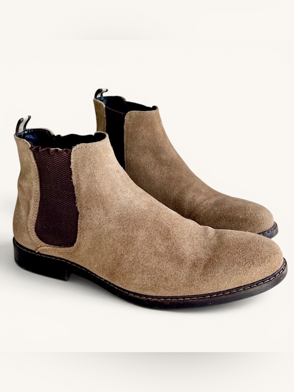 Franco Fortini Tan Suede Chelsea Boots Sleek Design